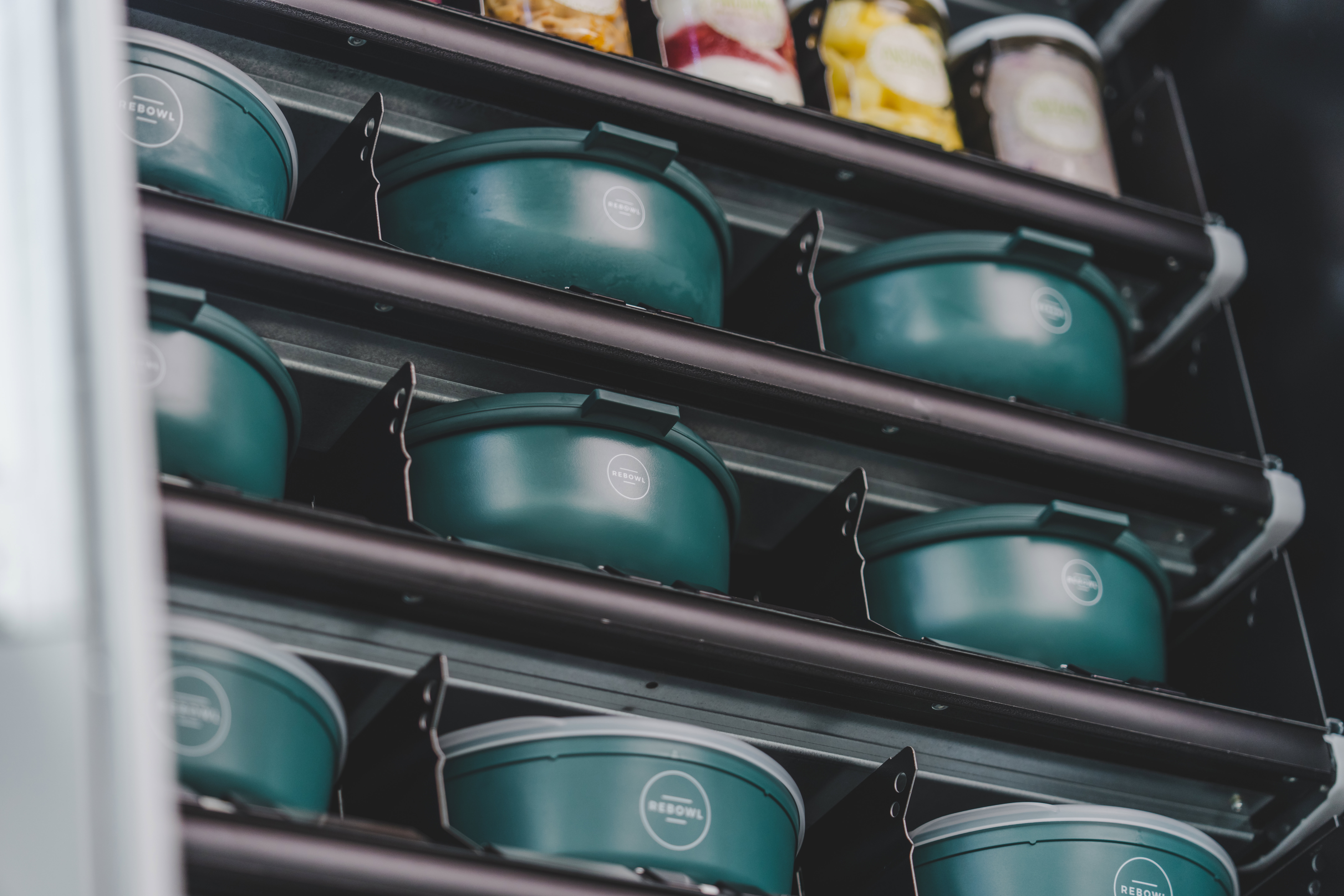 REBOWLs in einer Smart Vendingmachine